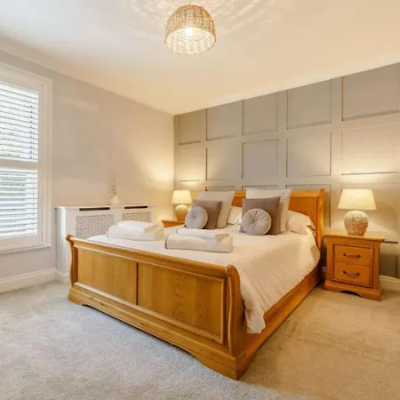 3 Bed In Oc-85937 Holiday home *