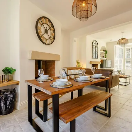 3 Bed In Oc-85937 Holiday home